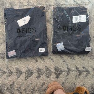 FIGS Men’s navy, NWT